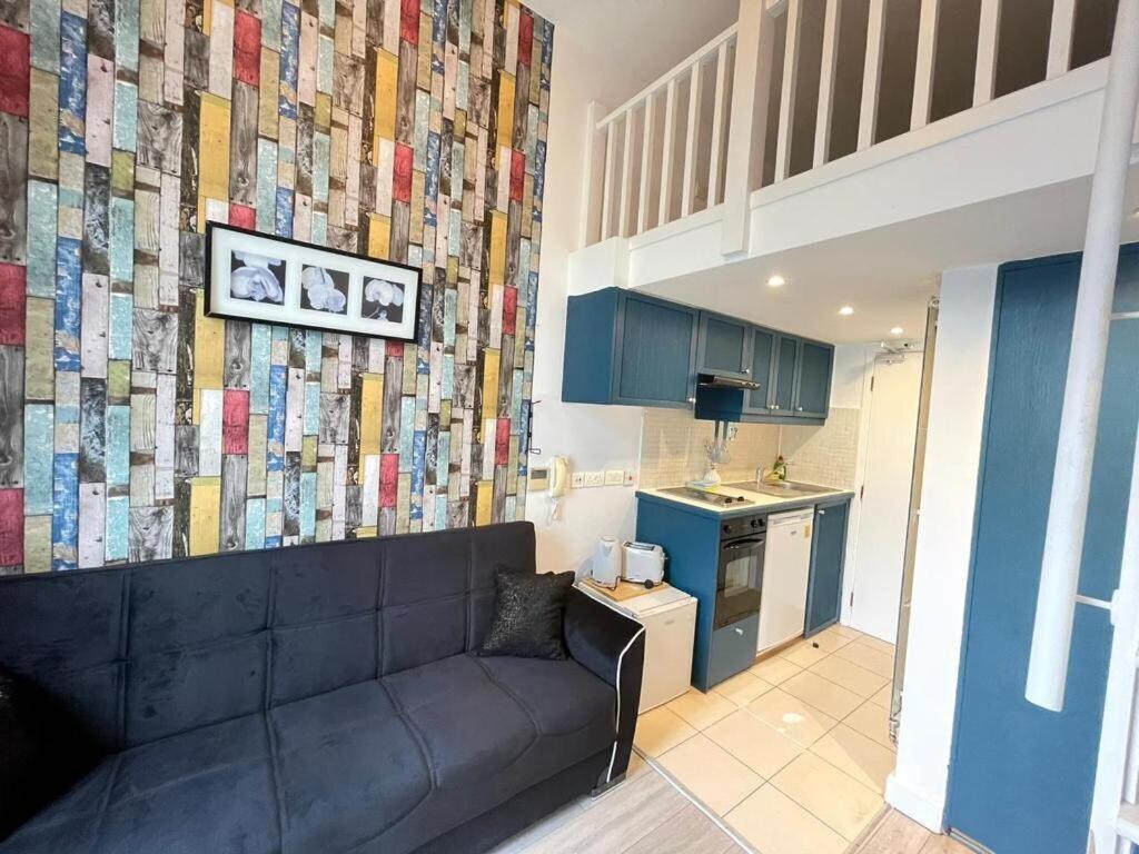 Portobello Road Artistic Studios 'Budget' Londra Camera foto