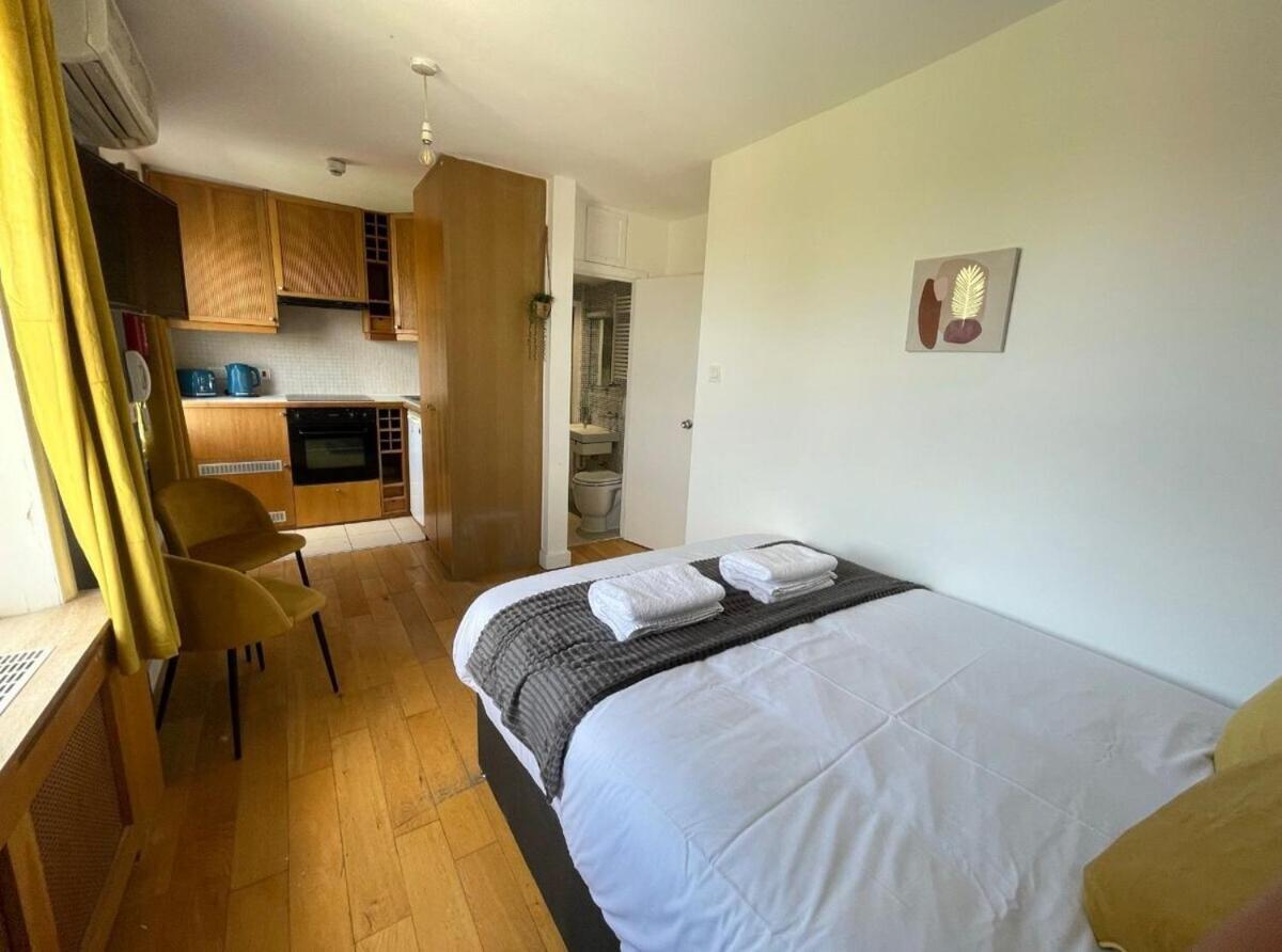 Portobello Road Artistic Studios 'Budget' Londra Camera foto