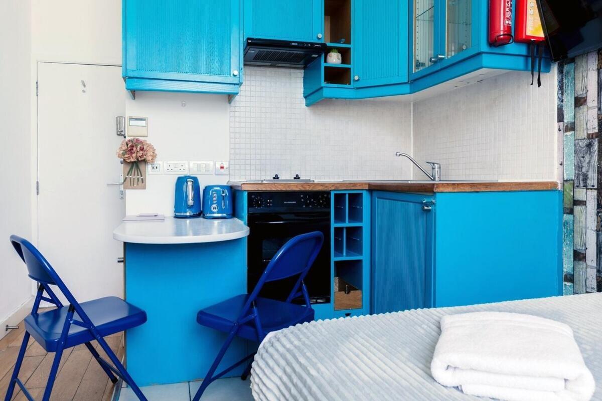 Portobello Road Artistic Studios 'Budget' Londra Camera foto