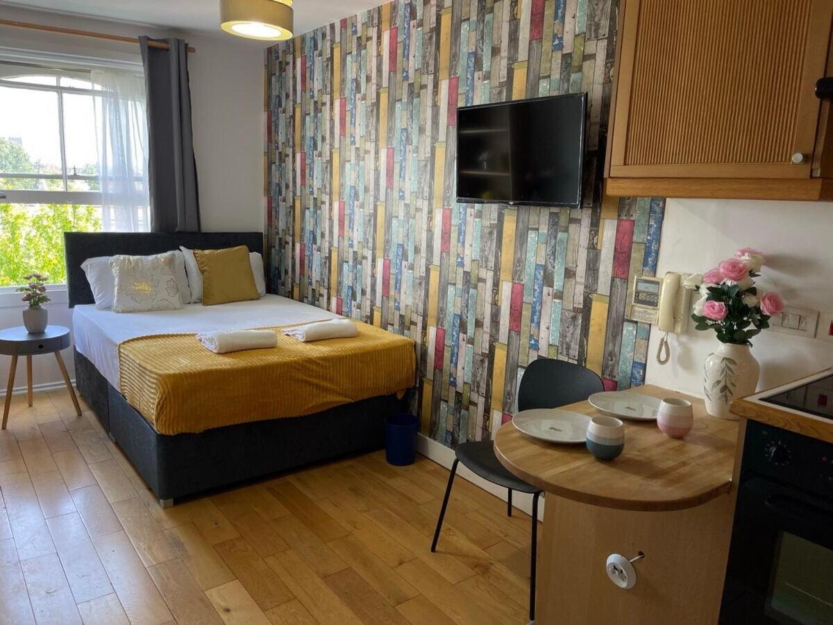 Portobello Road Artistic Studios 'Budget' Londra Camera foto