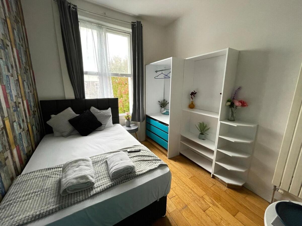 Portobello Road Artistic Studios 'Budget' Londra Camera foto